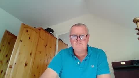 Snapshot of curiousax77 chatting on October 1, 1:21 pm curiousax77 online show from October 1, 1:21 pm