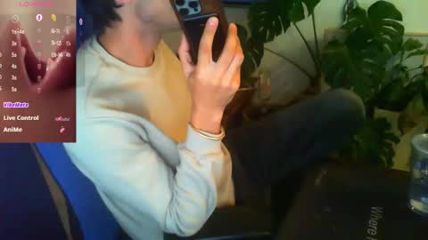 Snapshot of curiousgenie chatting on October 8, 3:18 pm curiousgenie online show from October 8, 3:18 pm