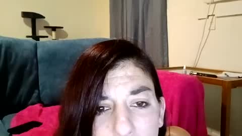 Curiouskitten1991 online show from July 13, 7:12 am
