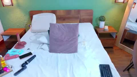 Danna online show from February 25, 1:04 pm