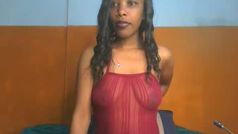 curvylyin online show from September 15, 9:00 am