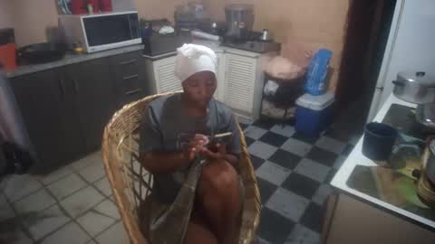 curvypear76x online show from September 17, 11:24 am