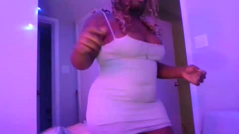 curvyychocolate online show from January 27, 11:54 pm