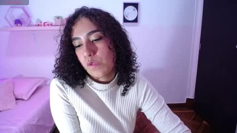 cute__kelly_ online show from March 6, 9:03 am