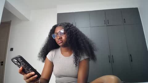 Liya online show from May 17, 5:44 pm