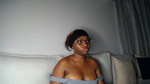 Liya online show from April 19, 6:10 pm