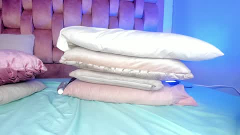 Snapshot of cute_ebonny chatting on December 13, 5:27 am Stacy online show from December 13, 5:27 am