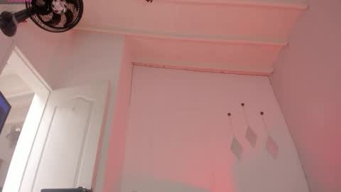 Snapshot of cute_ebonny chatting on October 8, 6:47 pm Stacy online show from October 8, 6:47 pm