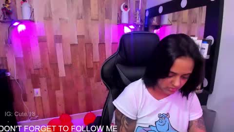    Independent Model online show from November 5, 12:45 am