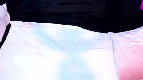    Independent Model online show from January 30, 10:19 pm