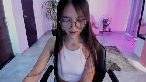 Bella Fox online show from April 18, 3:25 pm