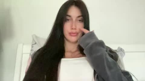 cute_kriss94 online show from June 2, 4:31 pm