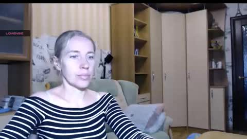 cute_lion_ online show from October 31, 1:55 pm