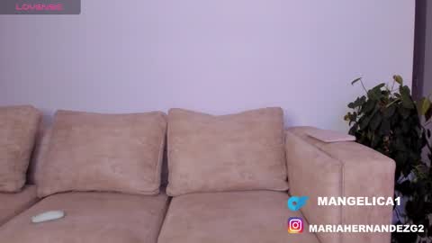 Snapshot of cute_molly18 chatting on February 25, 11:37 pm Maria online show from February 25, 11:37 pm