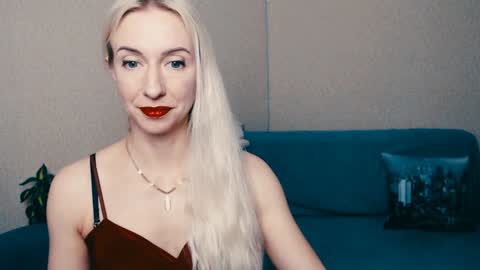 Snapshot of cute_smile_shy chatting on January 28, 8:26 pm cute_smile_shy online show from January 28, 8:26 pm