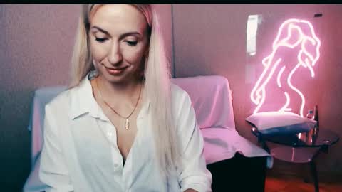 Snapshot of cute_smile_shy chatting on September 8, 5:34 pm cute_smile_shy online show from September 8, 5:34 pm