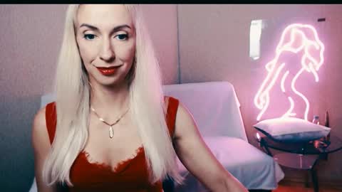 Snapshot of cute_smile_shy chatting on September 18, 8:02 pm cute_smile_shy online show from September 18, 8:02 pm