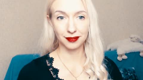 Snapshot of cute_smile_shy chatting on December 26, 2:05 pm cute_smile_shy online show from December 26, 2:05 pm