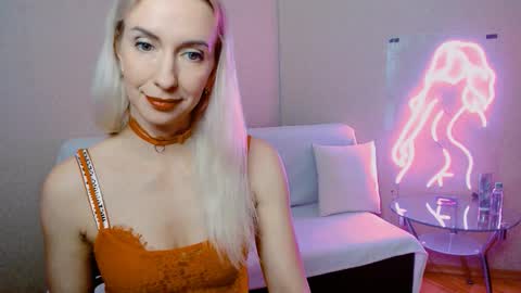 cute_smile_shy online show from December 4, 9:25 pm