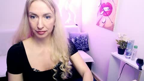 cute_smile_shy online show from April 9, 7:30 pm