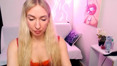 cute_smile_shy online show from March 24, 8:37 pm