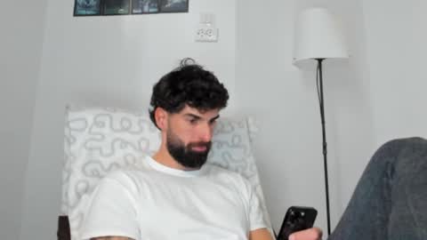 cuteeboy online show from March 3, 1:40 pm