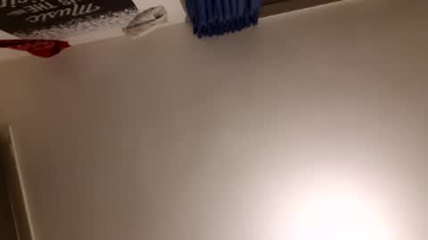 cuteguy52 online show from April 2, 10:38 pm