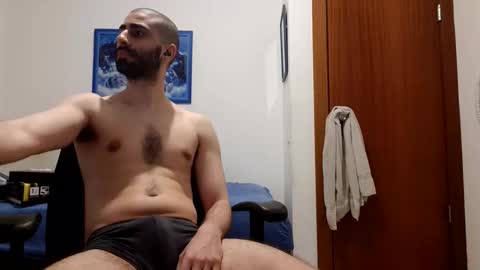cuteguy52 online show from May 30, 10:41 pm