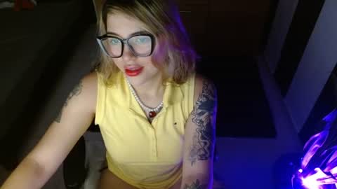 isabella online show from June 22, 6:37 pm