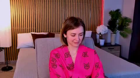 cutemirage online show from April 21, 2:46 pm