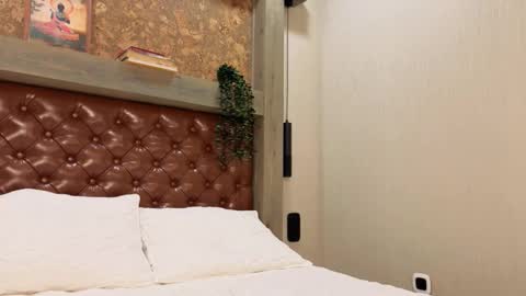 Kim online show from November 24, 1:32 pm