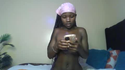cutey_mara online show from March 30, 8:47 am