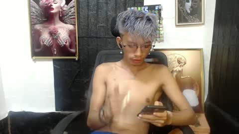 Snapshot of cutie_mico chatting on February 12, 10:14 am cutie_mico online show from February 12, 10:14 am