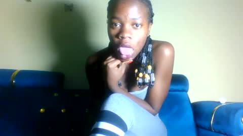 cutieplush online show from April 16, 9:50 pm