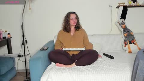 Vikki online show from August 1, 5:25 pm