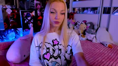 Nora online show from February 3, 9:29 pm