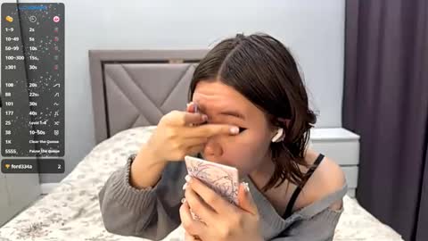 Akemi online show from December 19, 11:38 am