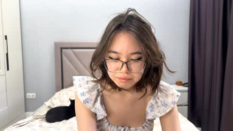 Akemi online show from March 27, 8:26 am