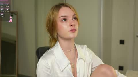 EMILY online show from November 23, 5:00 pm