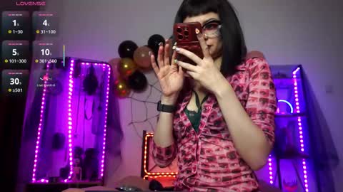 Snapshot of cyberxgoddess_ chatting on October 22, 6:05 am Lily Goddess online show from October 22, 6:05 am