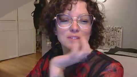 cyborgdyke online show from December 5, 12:32 am