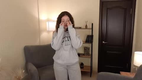Snapshot of cynthia_myers chatting on October 12, 8:51 am Lola online show from October 12, 8:51 am