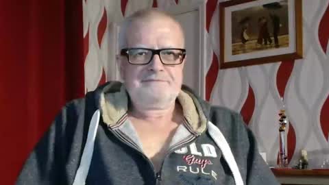 Snapshot of daddiescockforyou chatting on December 5, 9:22 pm Brian ... online show from December 5, 9:22 pm