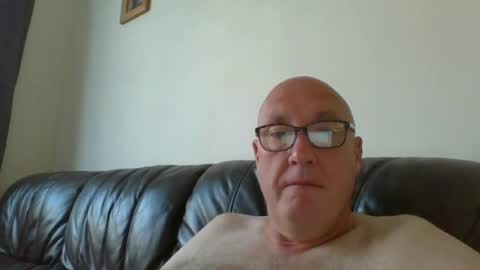 daddyhere4uall8 online show from August 7, 6:00 am