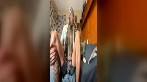sexy tatted king bbc online show from June 26, 10:32 am