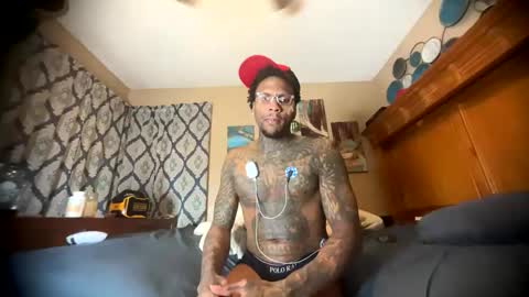 sexy tatted king bbc online show from April 21, 1:42 am