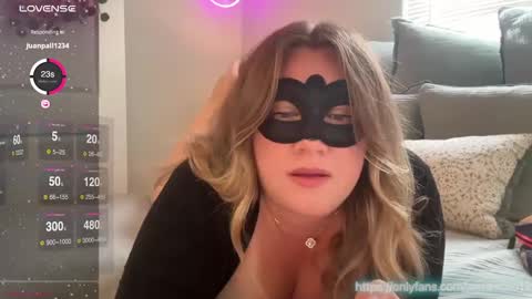 Snapshot of daddyslittlegirl12 chatting on March 1, 7:37 pm Jaime online show from March 1, 7:37 pm