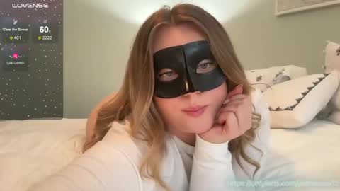 Snapshot of daddyslittlegirl12 chatting on January 8, 5:37 pm Jaime online show from January 8, 5:37 pm