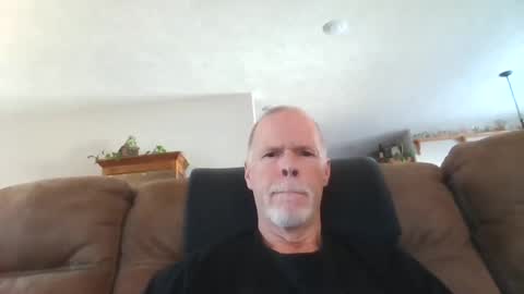 Snapshot of daddysmk chatting on December 7, 5:04 pm daddysmk online show from December 7, 5:04 pm