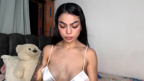 Sophie online show from June 8, 2:23 am